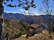 34 All'altezza del Casel Fontana Bruga (990 m) lascio il sent. 597 e salgo a sx il sent. 561 per il Pizzo Rabbioso